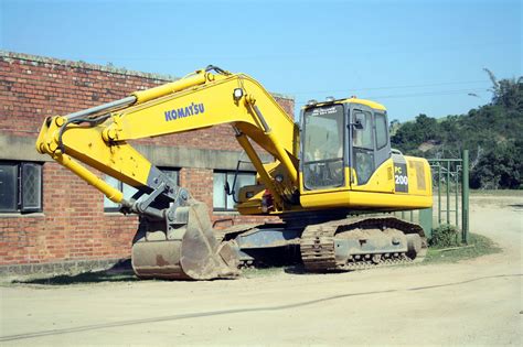 2000 komatsu excavator|pc 200 excavator price.